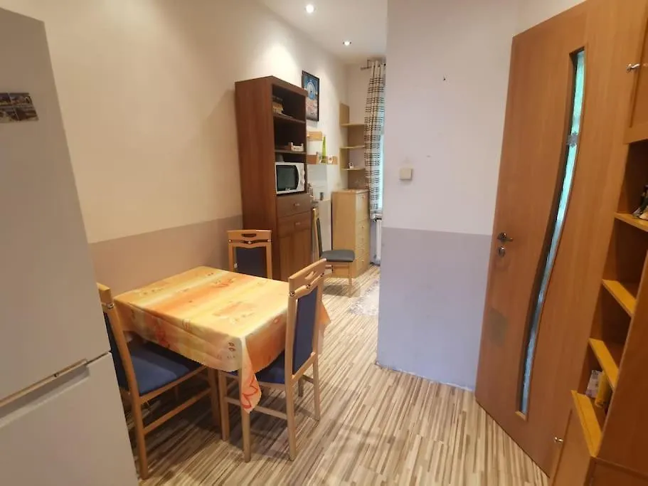 Ubytovani Ester - Utulny Byt V Lazenskem Centru Karlovych Varu Se Zahradkou Apartment Karlovy Vary