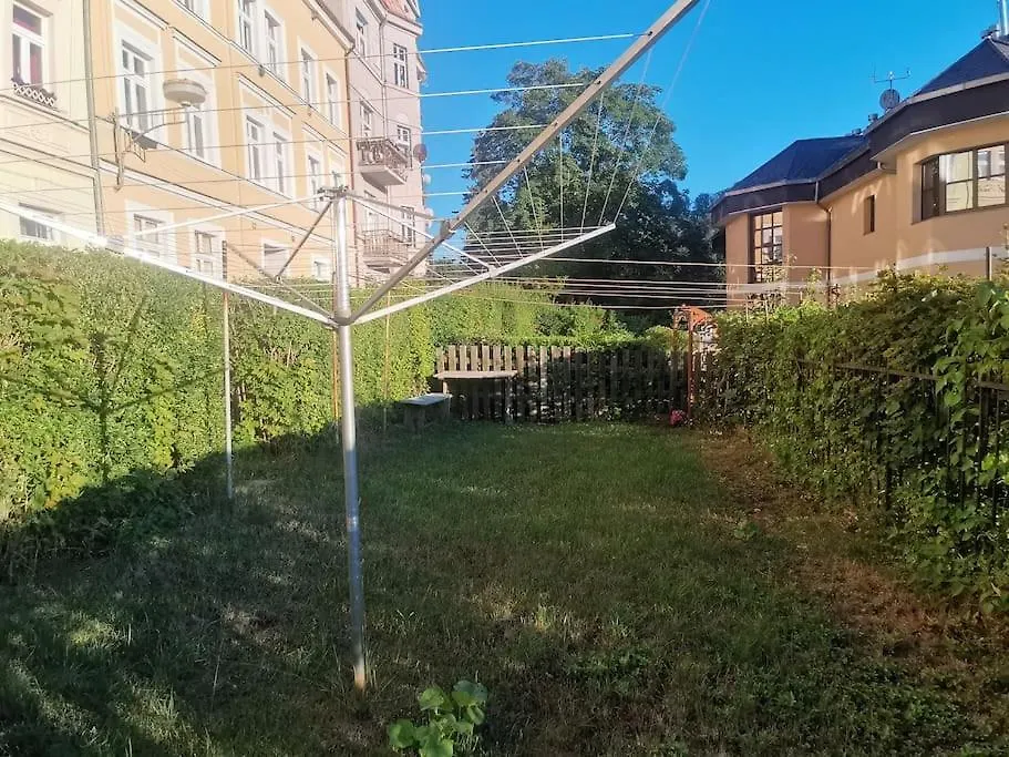 Ubytovani Ester - Utulny Byt V Lazenskem Centru Karlovych Varu Se Zahradkou Apartment Karlovy Vary